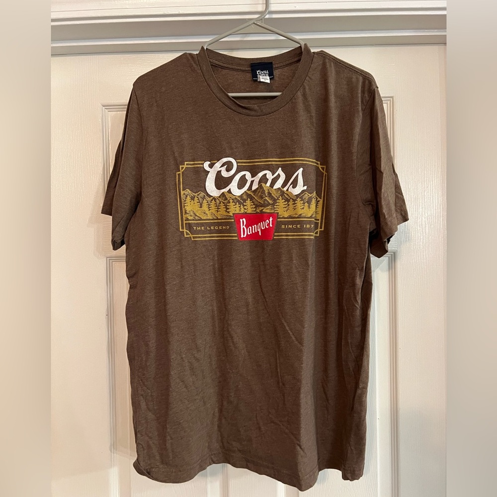 Brown Coors Tee shirt, in like new condition